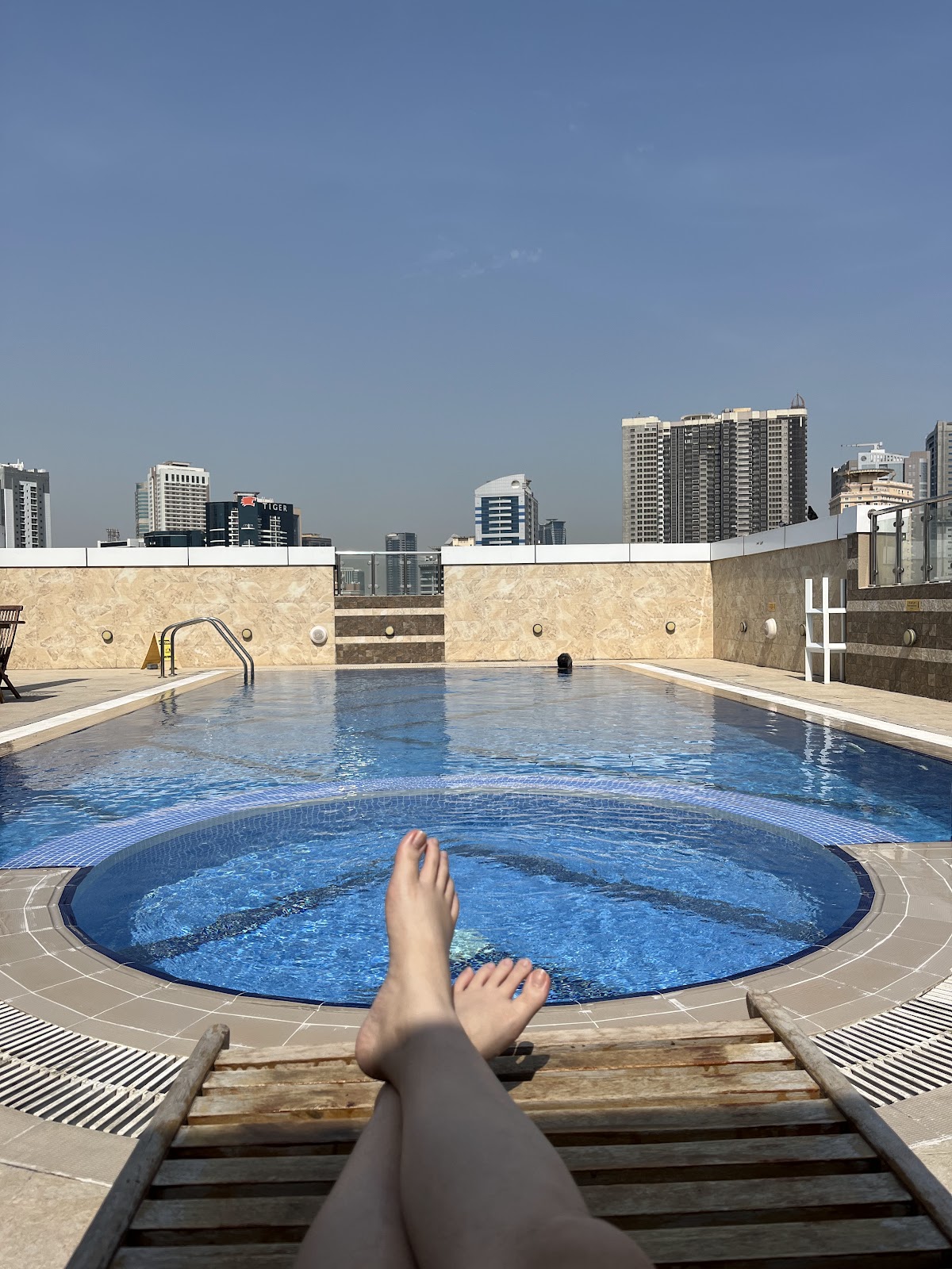 Golden tower massage — photo 4
